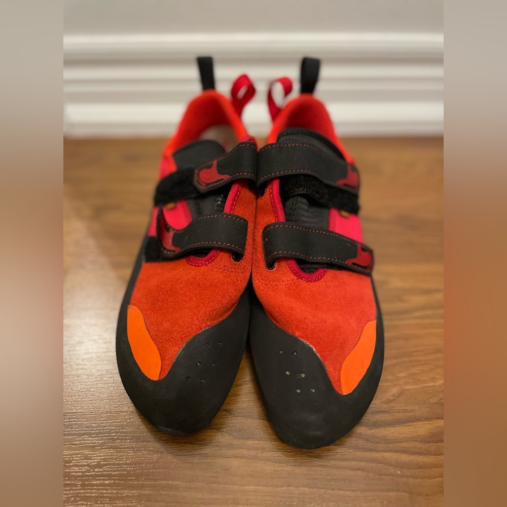 Brand new ClimbX Rave Strap Rockclimbing Shoes